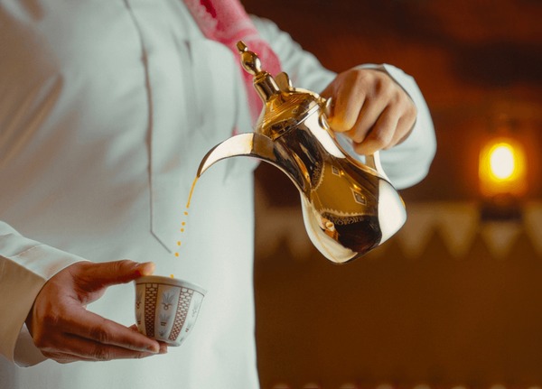 نحوه دمآوری قهوه با دلّه